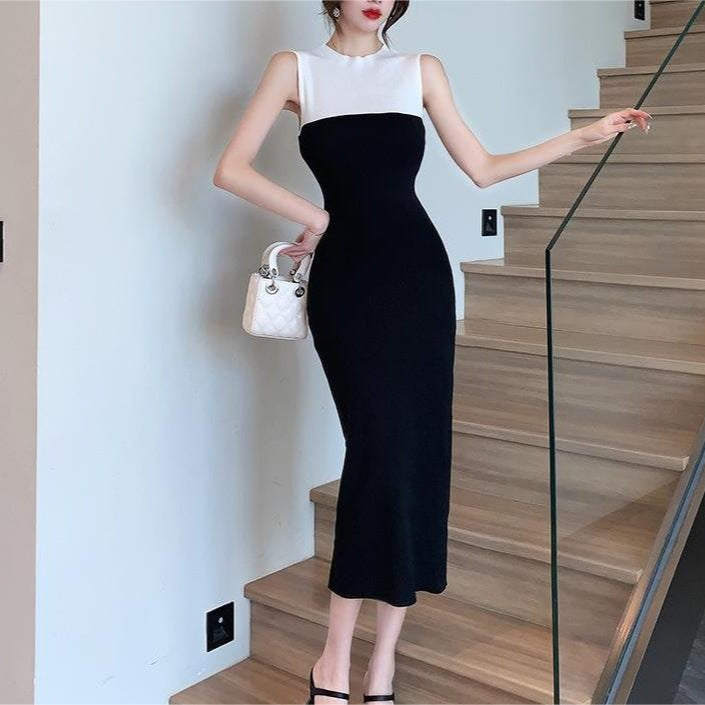 ⭐ Robe Sans Manches Élégante – Patchwork Noir & Blanc, Taille Haute ⭐