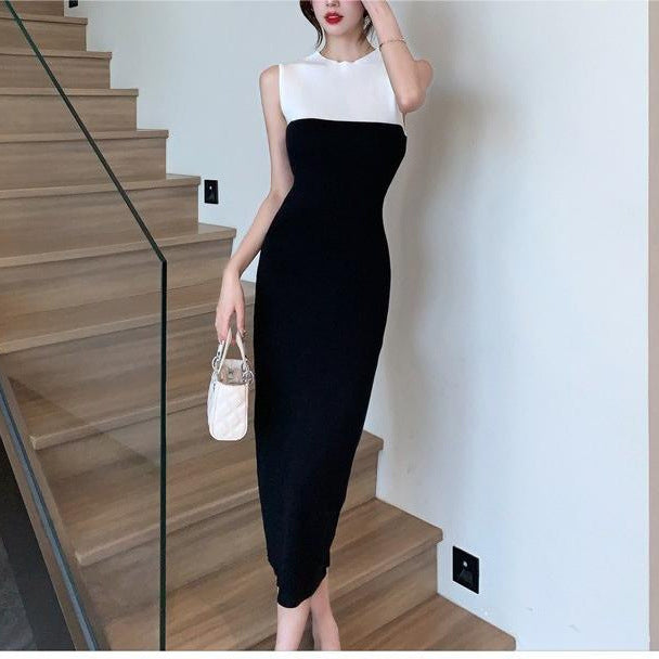 ⭐ Robe Sans Manches Élégante – Patchwork Noir & Blanc, Taille Haute ⭐